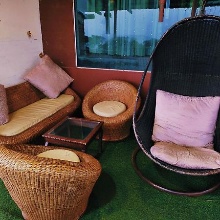 Forrest Homestay Villa Bhor Buitenkant foto