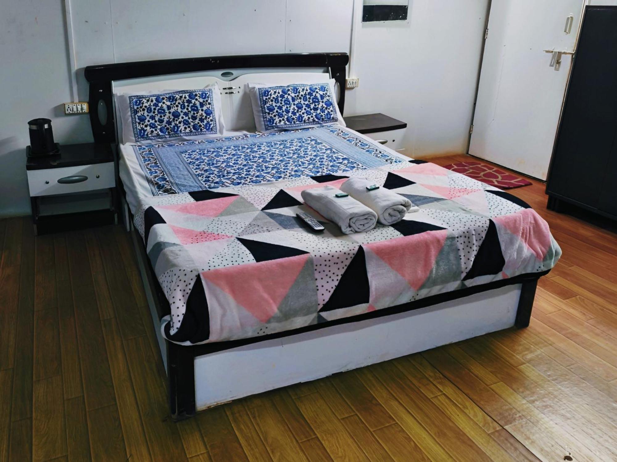 Forrest Homestay Villa Bhor Buitenkant foto
